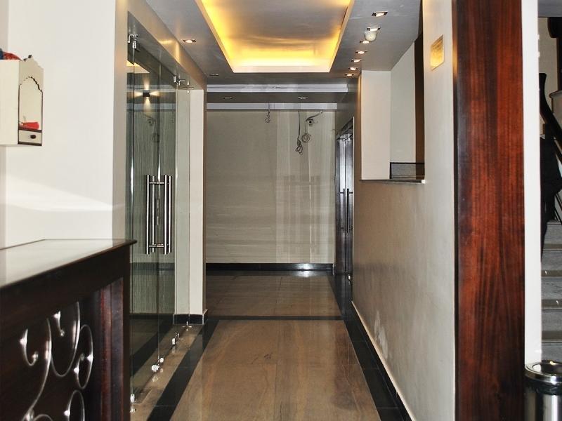 The Sapphire Grand Hotell Varanasi Exteriör bild